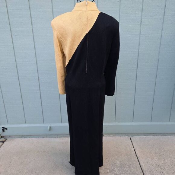 Vintage St. John Colorblock Black/Gold Long Sleeved Sweater Maxi Dress. Size 8 - Picture 3 of 11